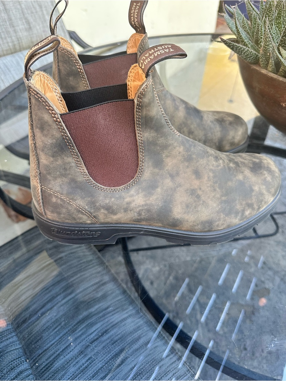 Blundstone’s Rustic Brown Chelsea Boots - Picture 2 of 10